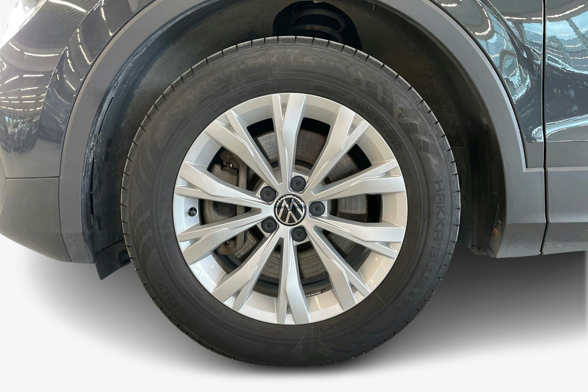 harmaa Volkswagen TIGUAN 2022 kuva 11.