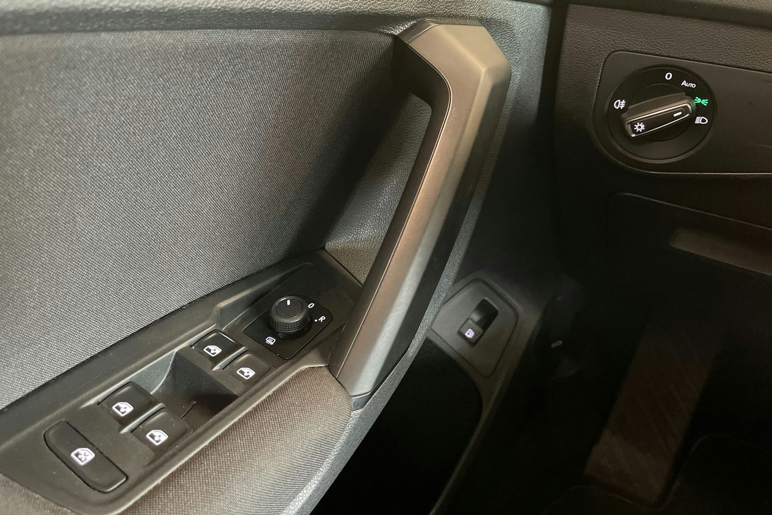 harmaa Volkswagen TIGUAN 2022 kuva 19.