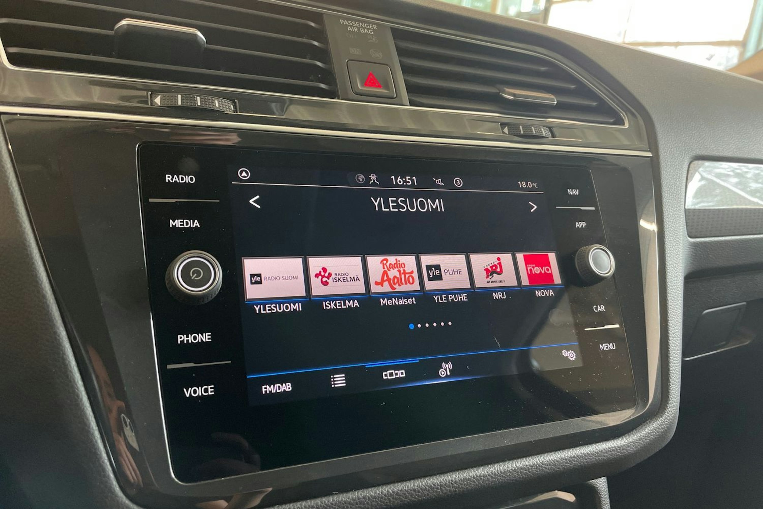 harmaa Volkswagen TIGUAN 2022 kuva 21.