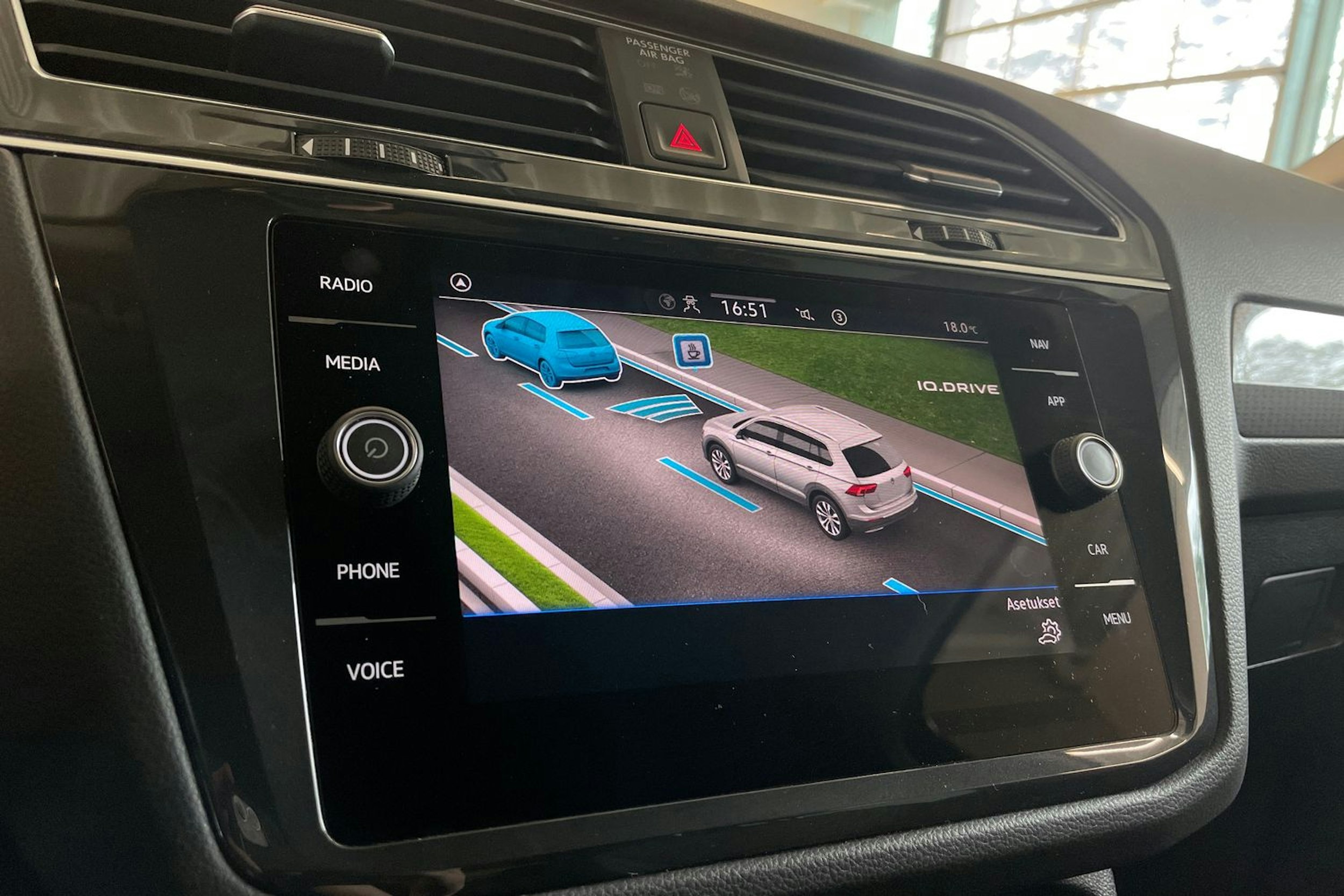 harmaa Volkswagen TIGUAN 2022 kuva 23.