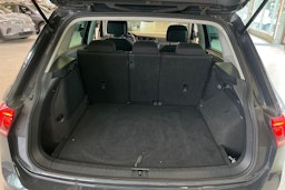 harmaa Volkswagen TIGUAN 2022 kuva 27.