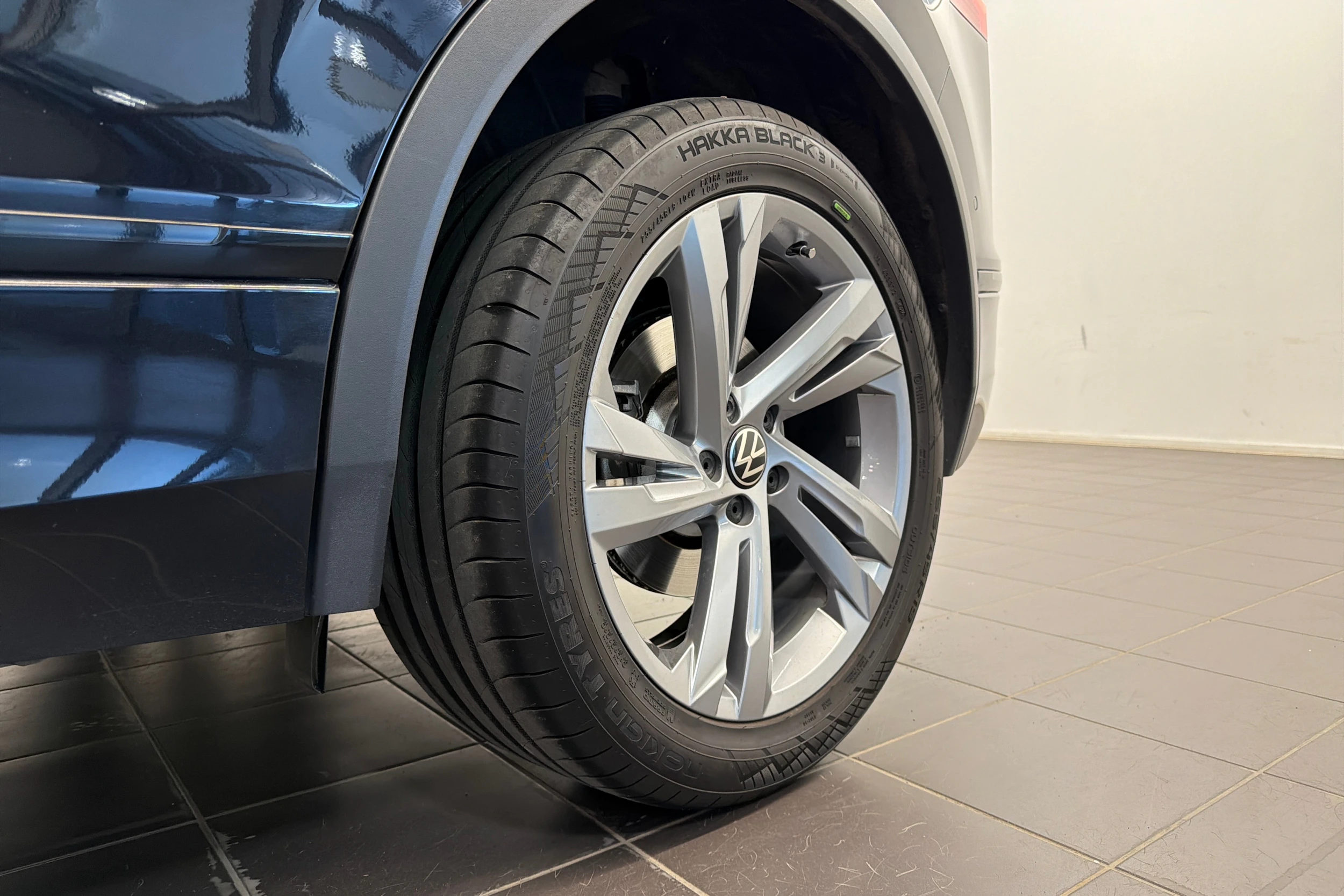 musta Volkswagen Tiguan 2022 kuva 10.