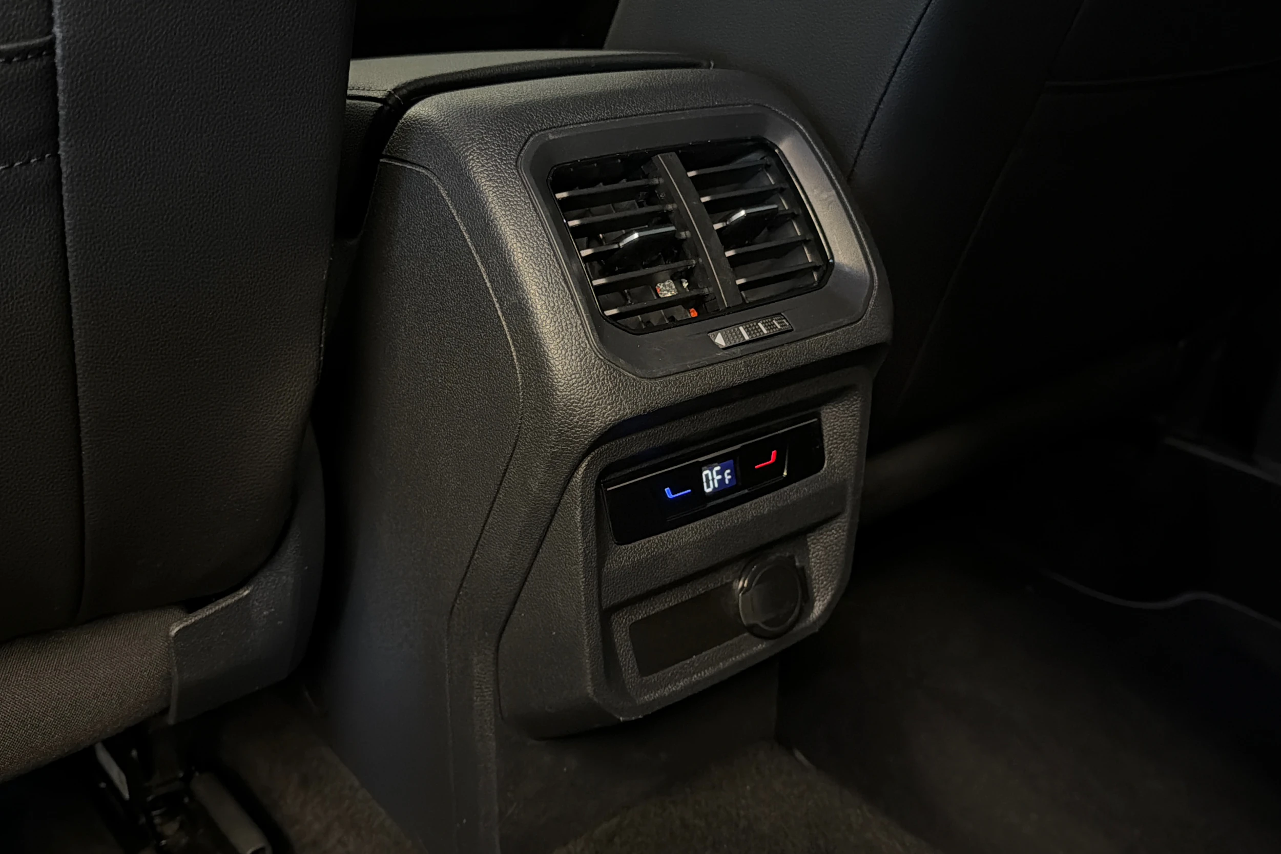 musta Volkswagen Tiguan 2022 kuva 17.