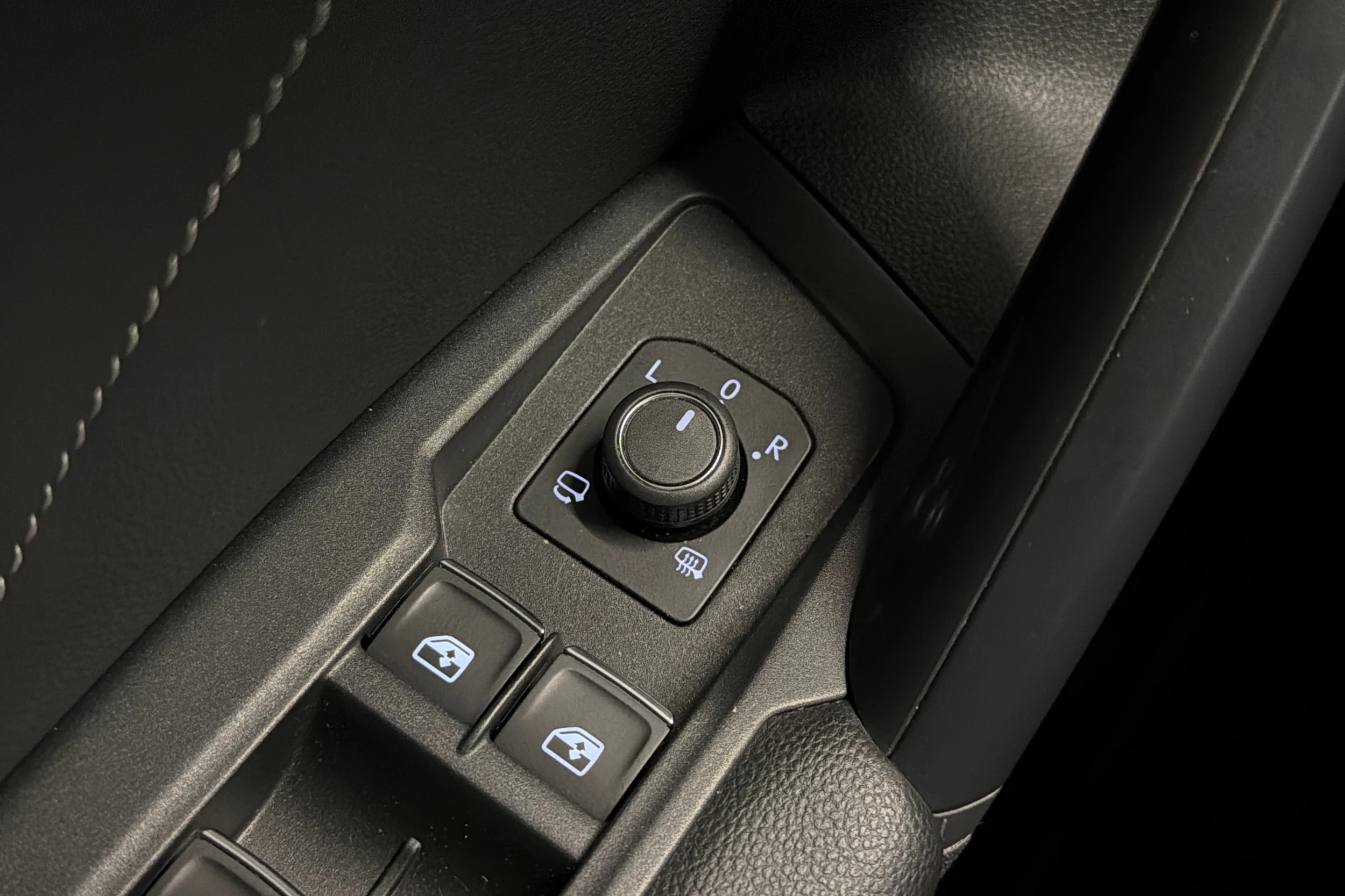 musta Volkswagen Tiguan 2022 kuva 23.