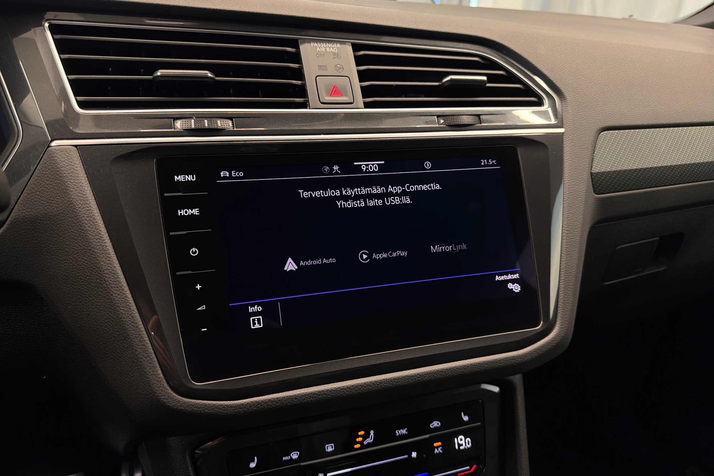 musta Volkswagen Tiguan 2022 kuva 30.