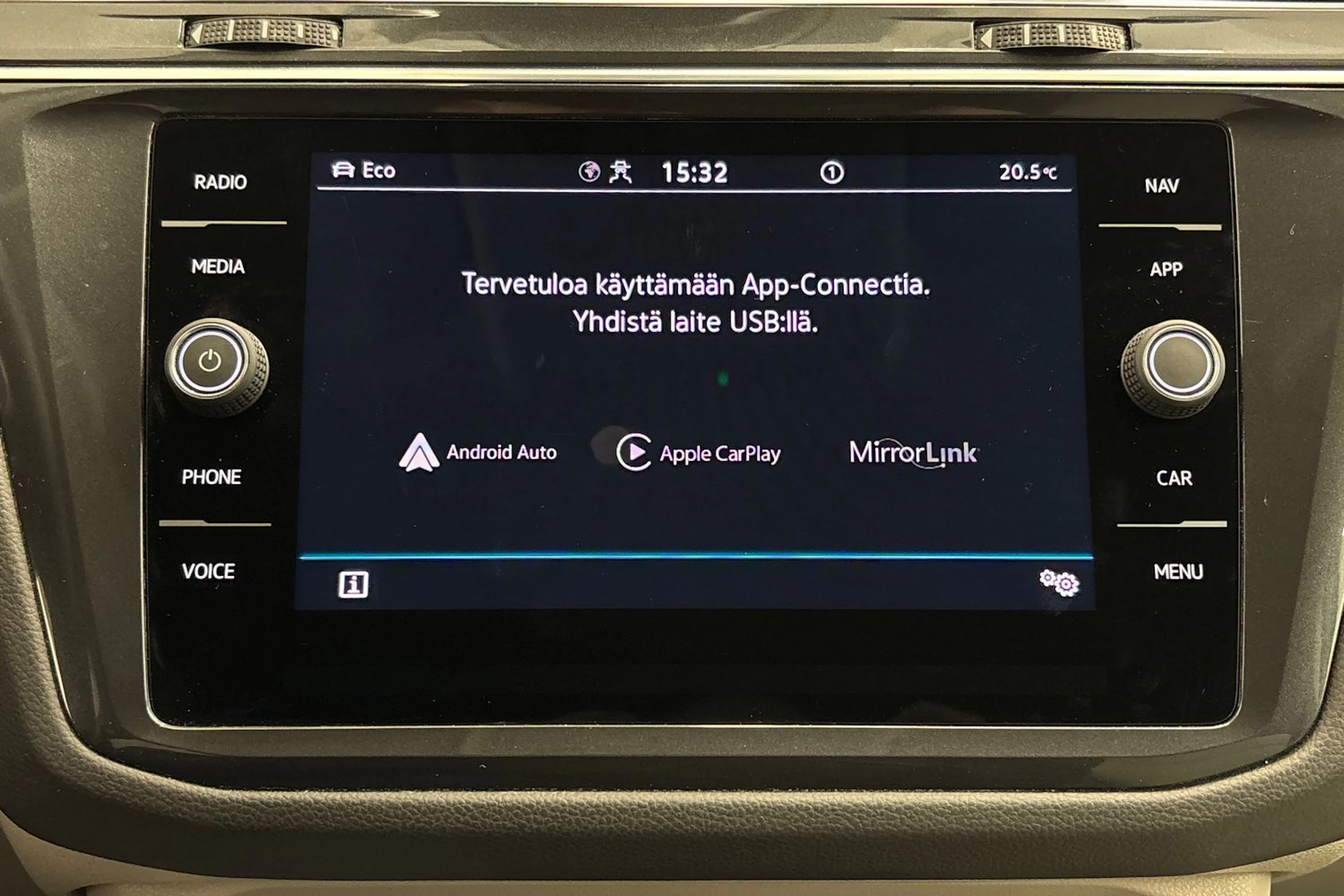 valkoinen Volkswagen Tiguan 2022 kuva 28.