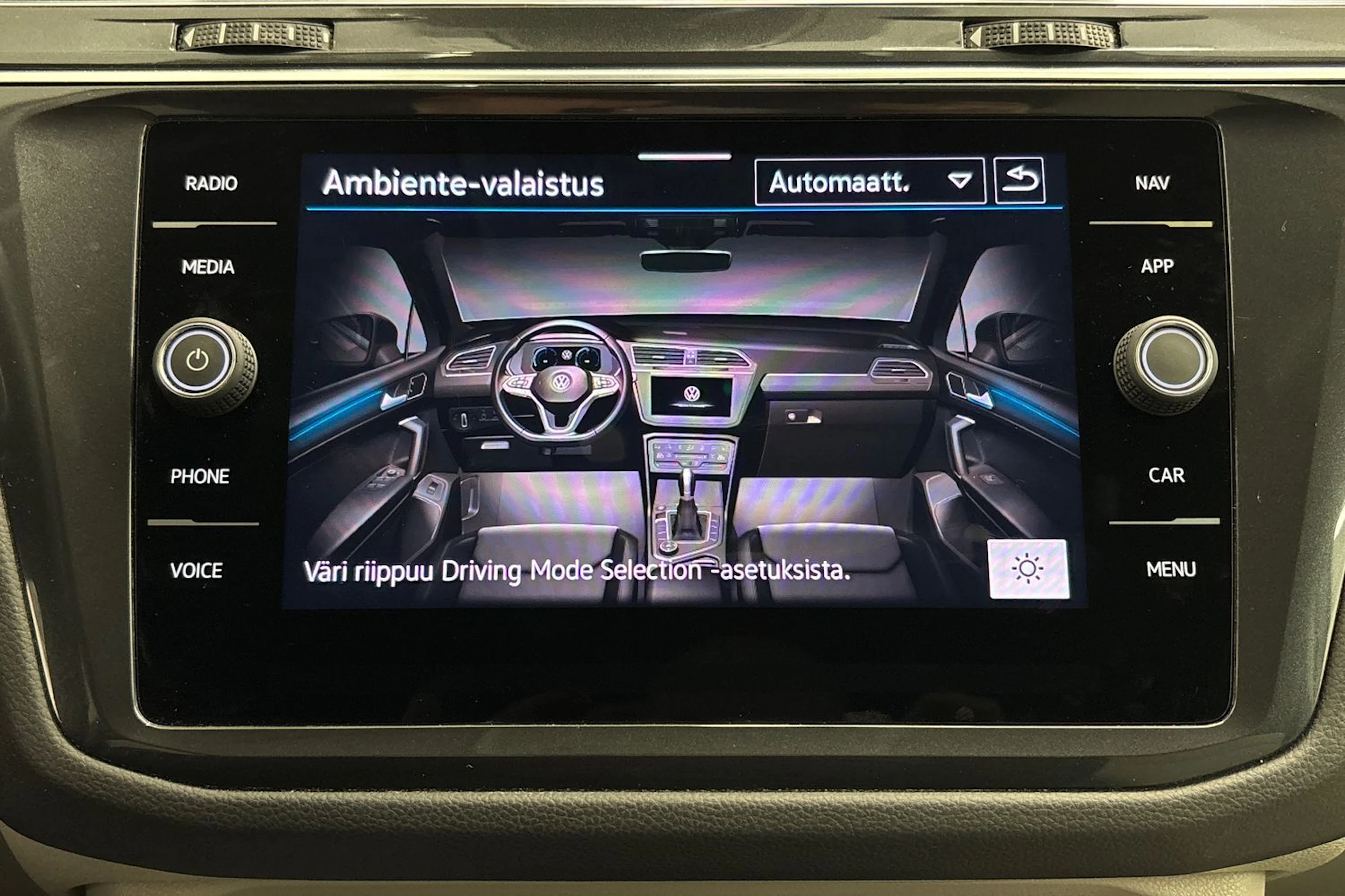 valkoinen Volkswagen Tiguan 2022 kuva 33.