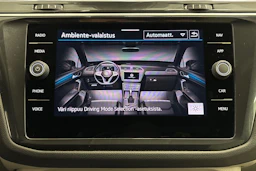 valkoinen Volkswagen Tiguan 2022 kuva 33.