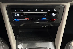 valkoinen Volkswagen Tiguan 2022 kuva 38.