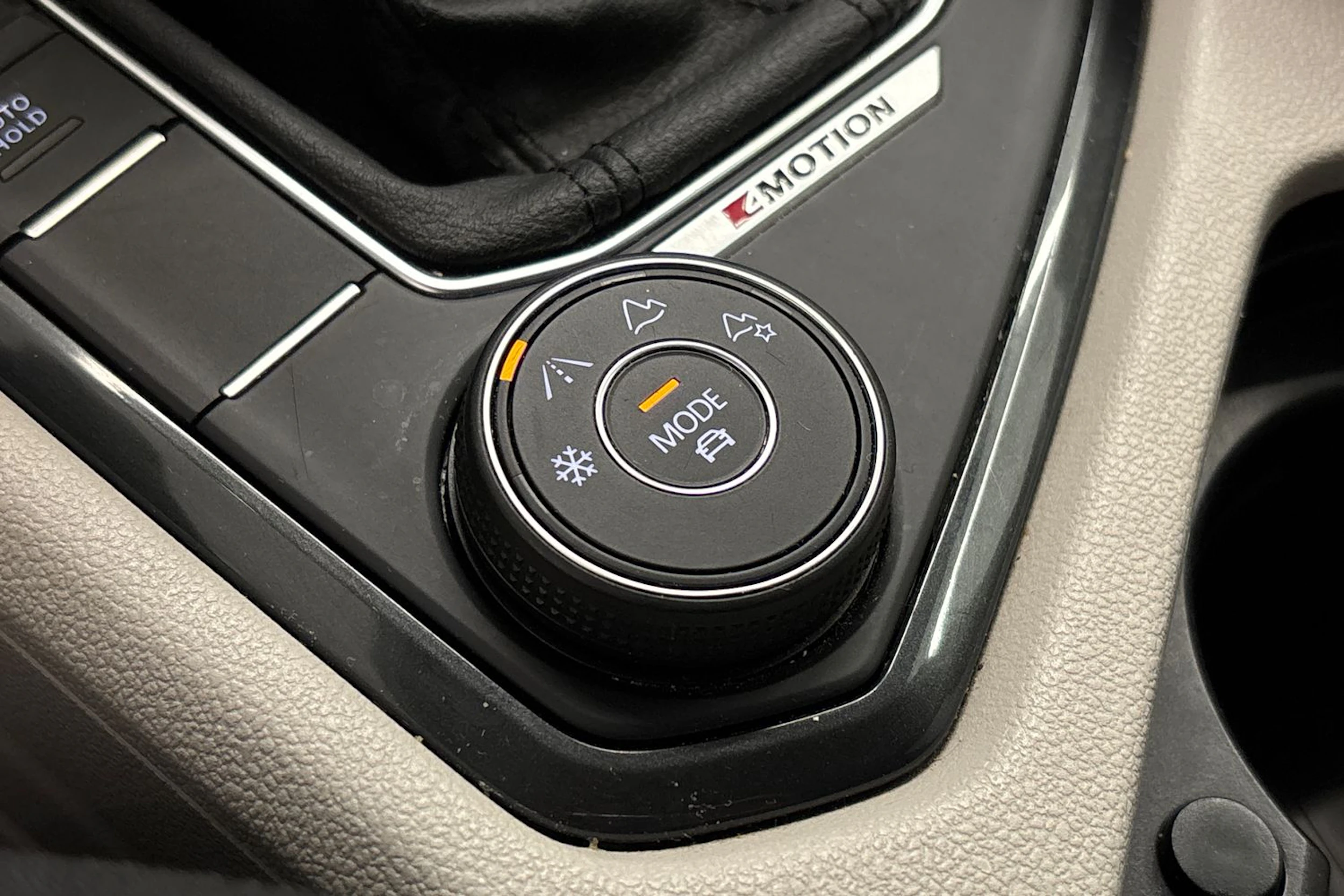 valkoinen Volkswagen Tiguan 2022 kuva 39.