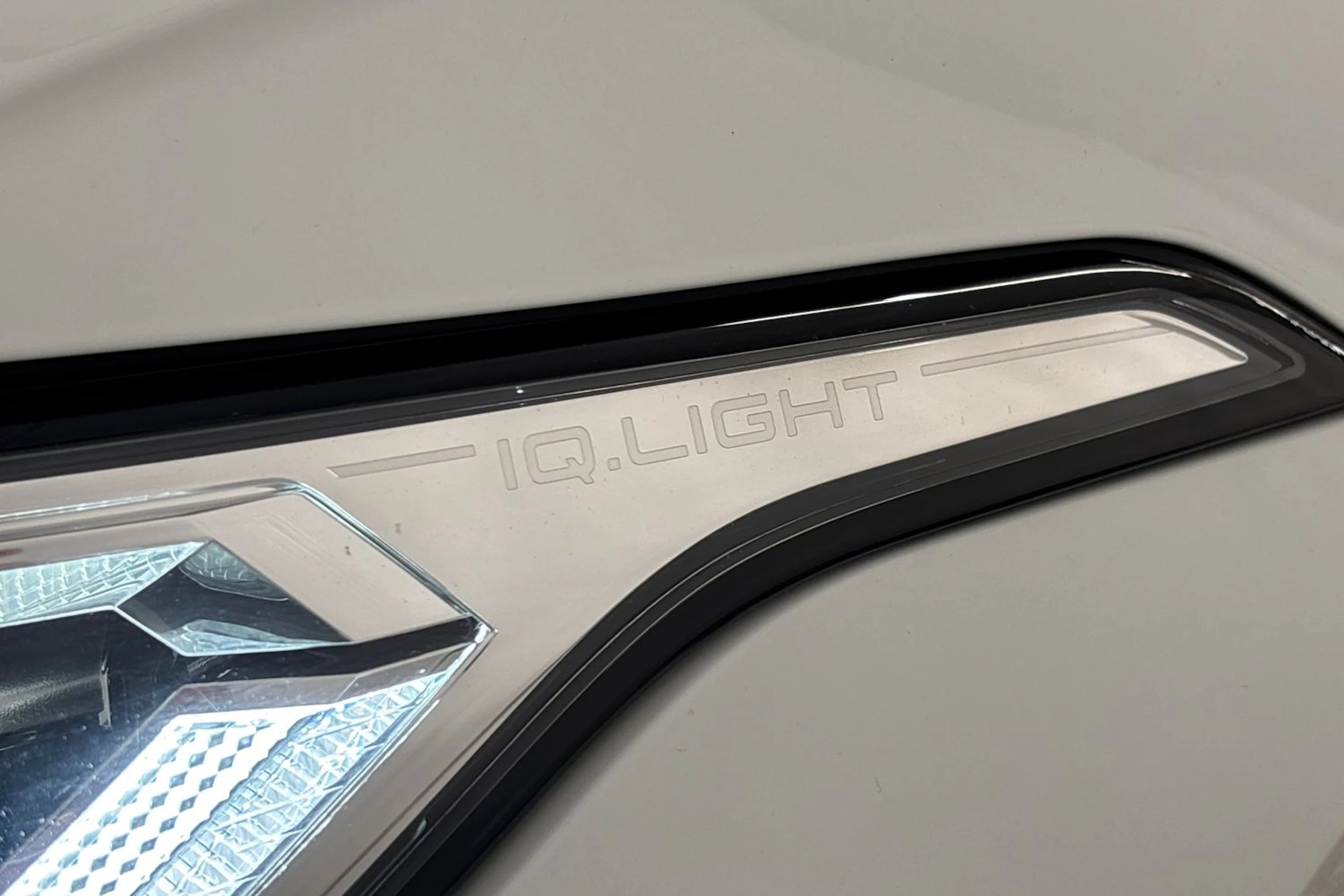 valkoinen Volkswagen Tiguan 2022 kuva 43.