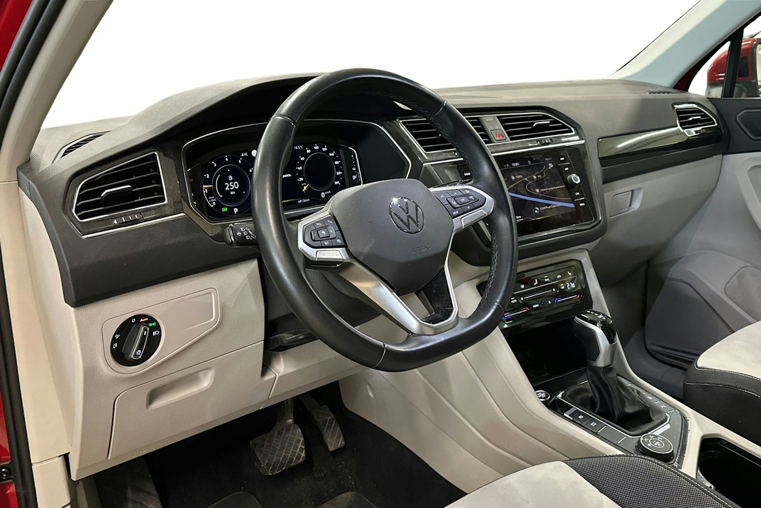 punainen Volkswagen Tiguan 2022 kuva 3.