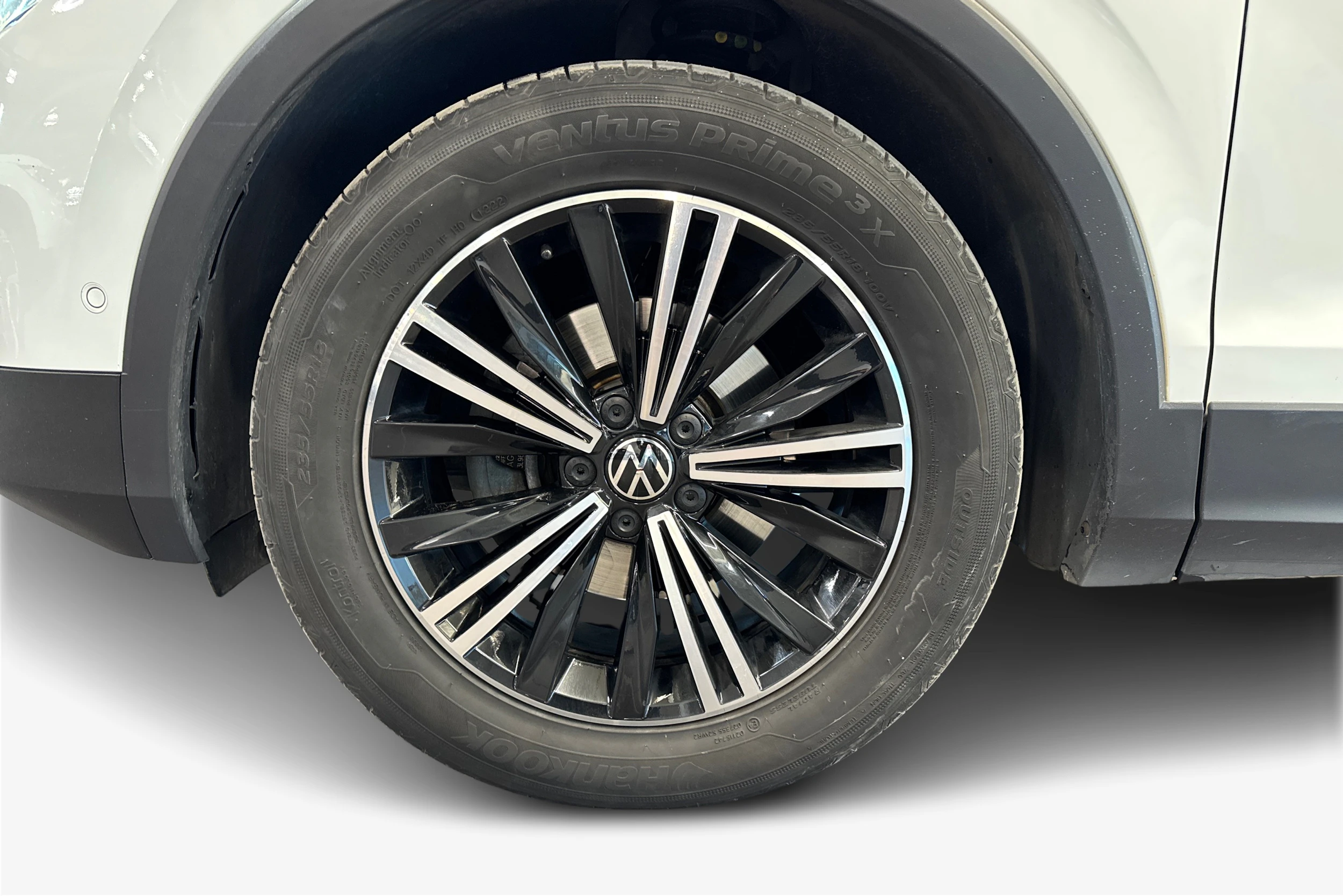 valkoinen Volkswagen Tiguan 2022 kuva 9.