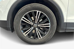 valkoinen Volkswagen Tiguan 2022 kuva 9.