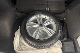 valkoinen Volkswagen Tiguan 2022 kuva 10.