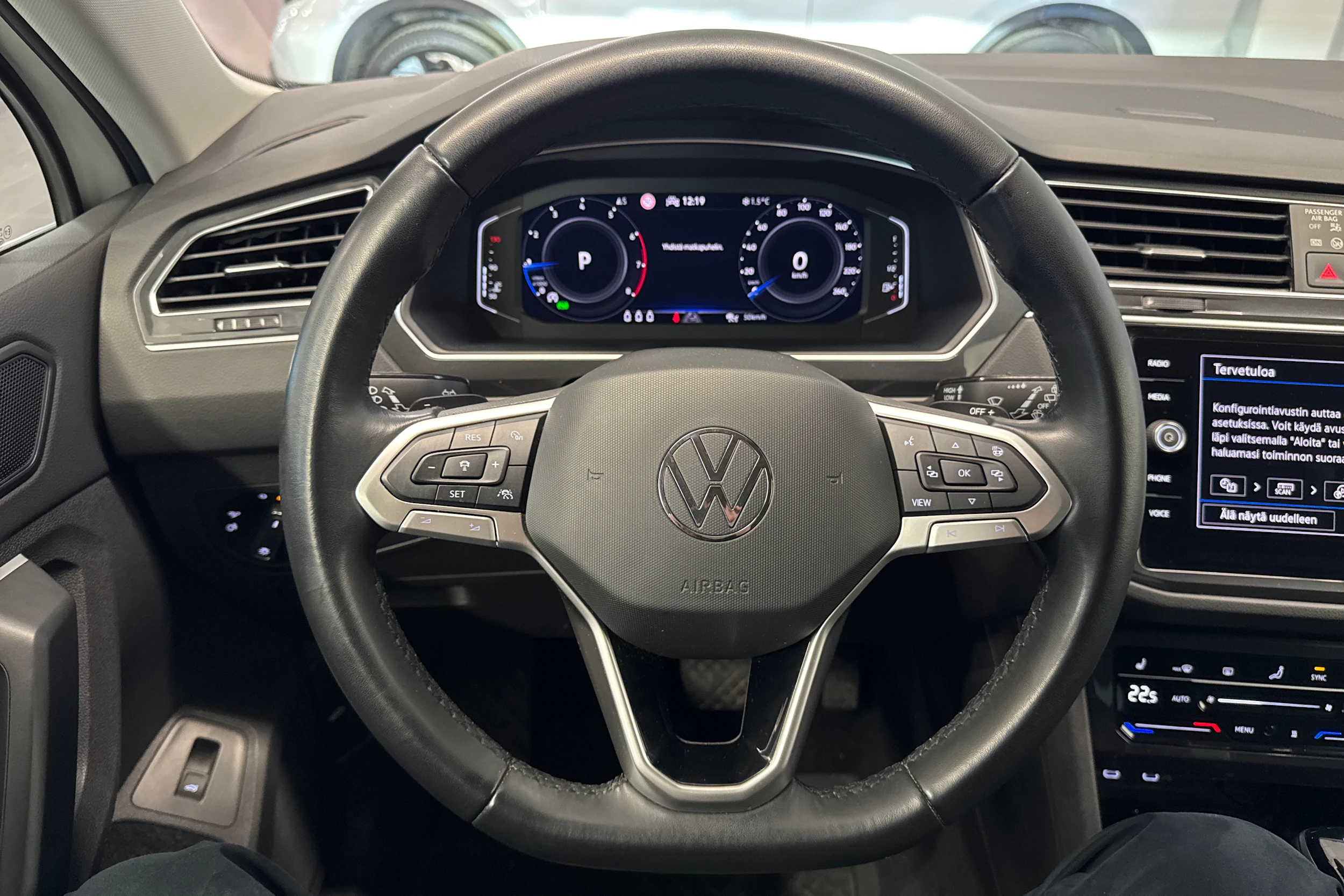 valkoinen Volkswagen Tiguan 2022 kuva 11.