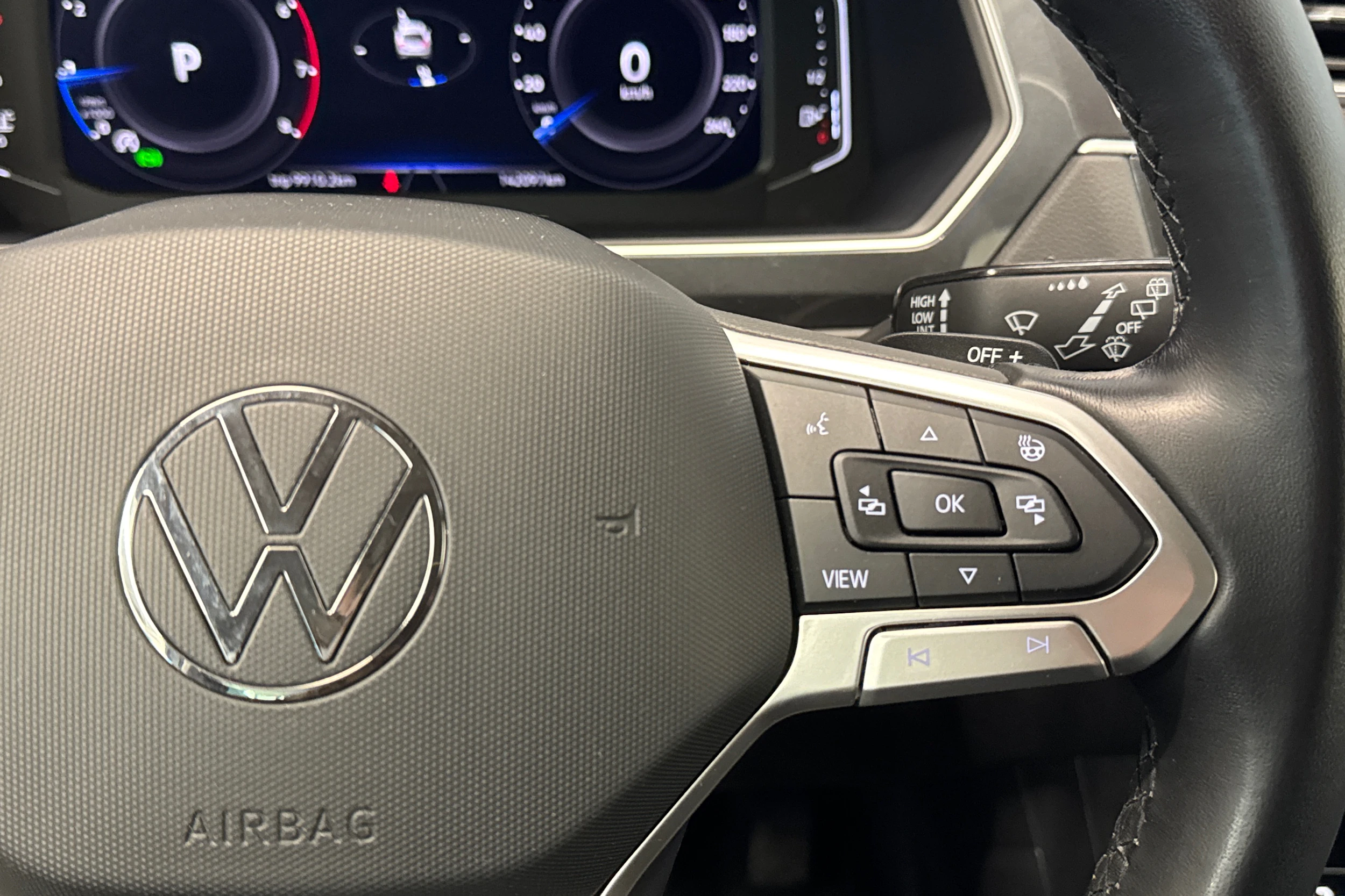valkoinen Volkswagen Tiguan 2022 kuva 14.