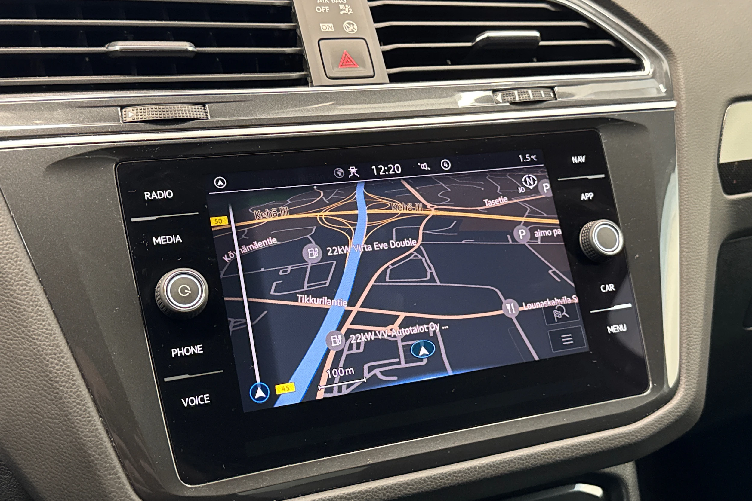 valkoinen Volkswagen Tiguan 2022 kuva 16.