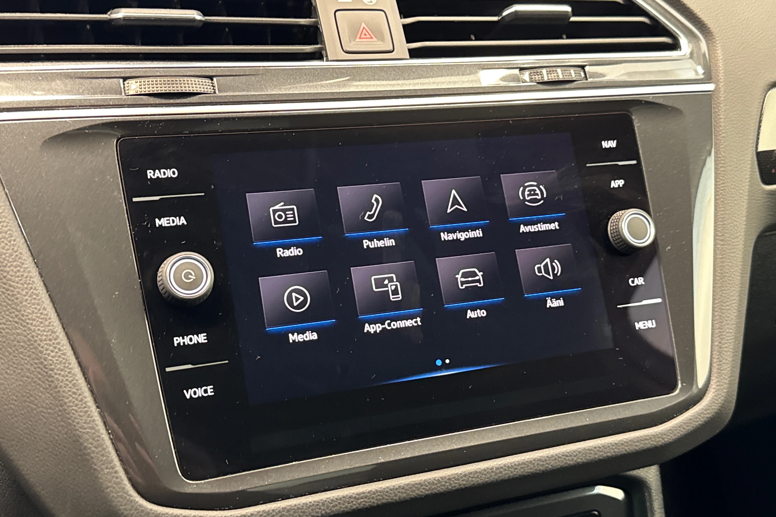 valkoinen Volkswagen Tiguan 2022 kuva 17.