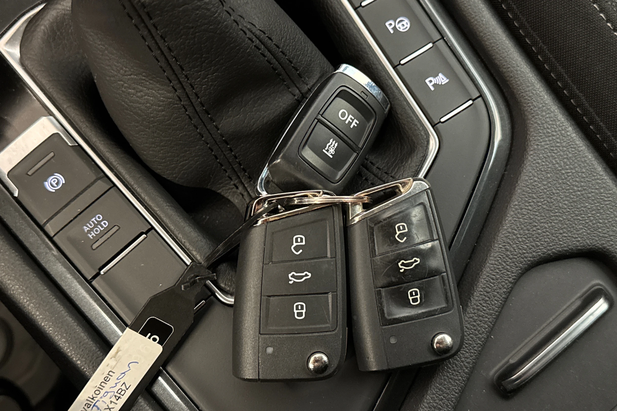 valkoinen Volkswagen Tiguan 2022 kuva 19.
