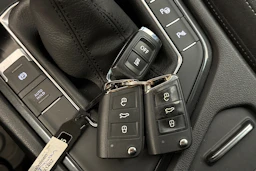 valkoinen Volkswagen Tiguan 2022 kuva 19.