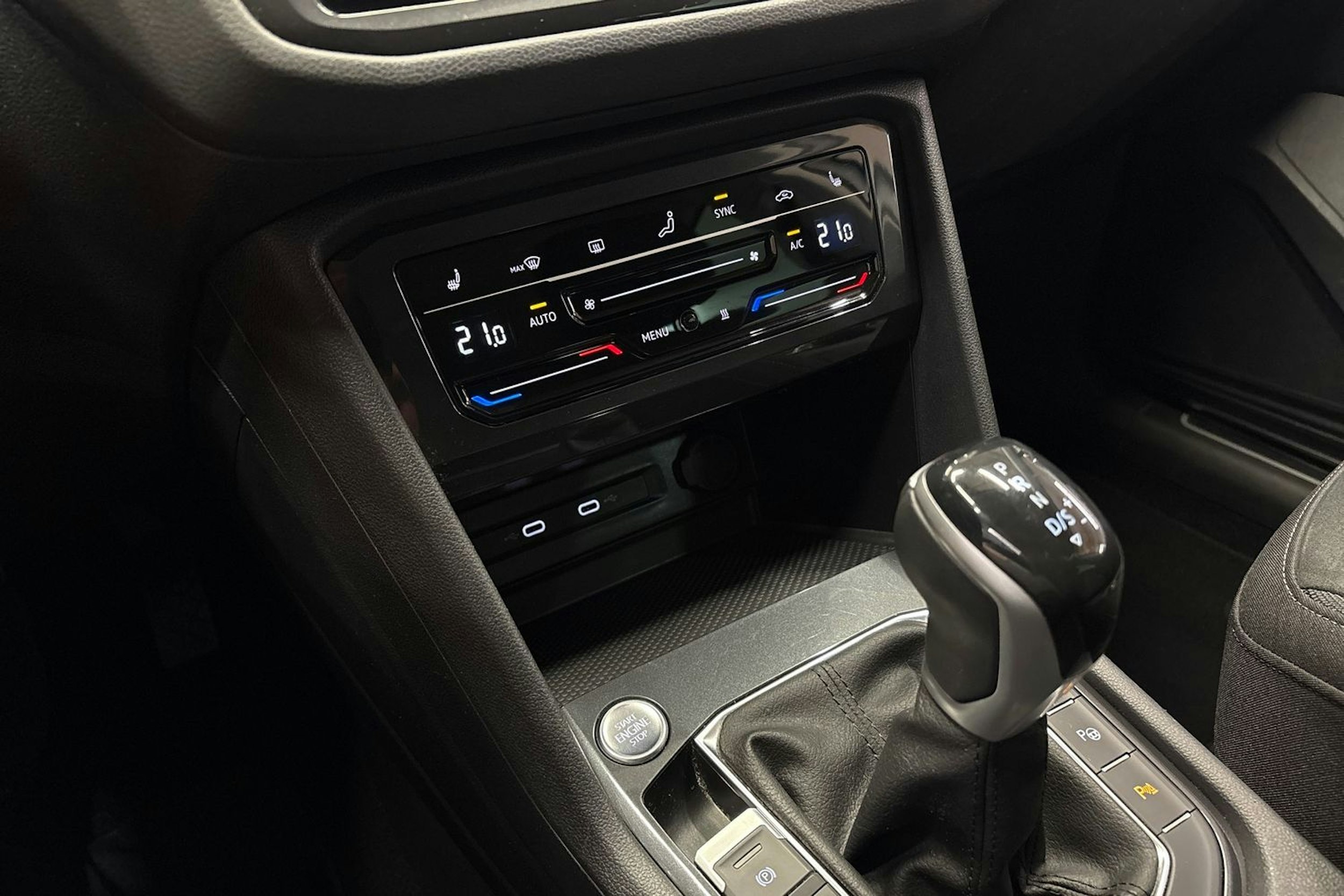 valkoinen Volkswagen Tiguan 2022 kuva 17.