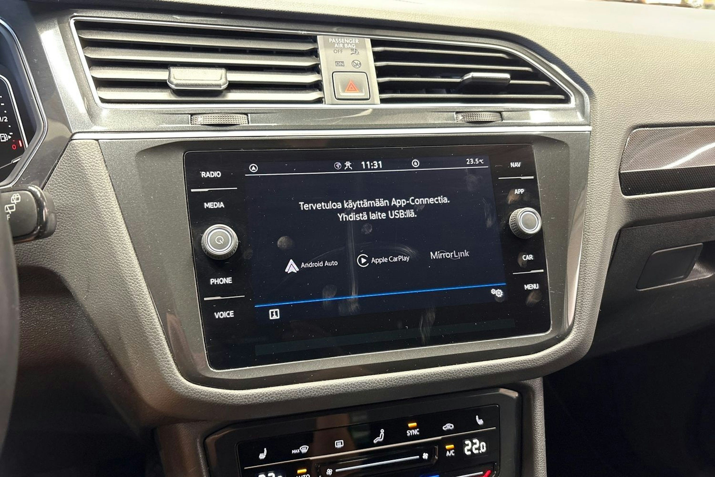 valkoinen Volkswagen Tiguan 2022 kuva 18.