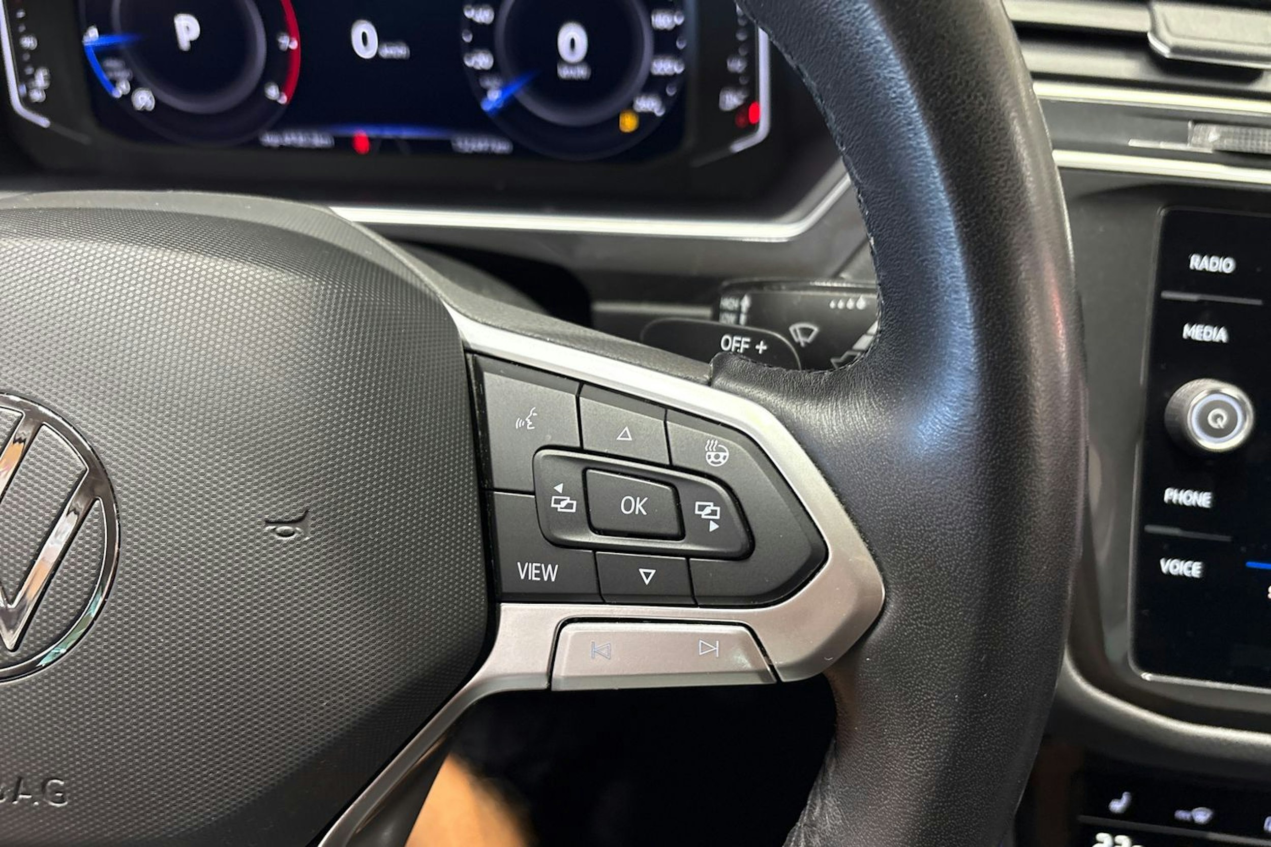 valkoinen Volkswagen Tiguan 2022 kuva 20.