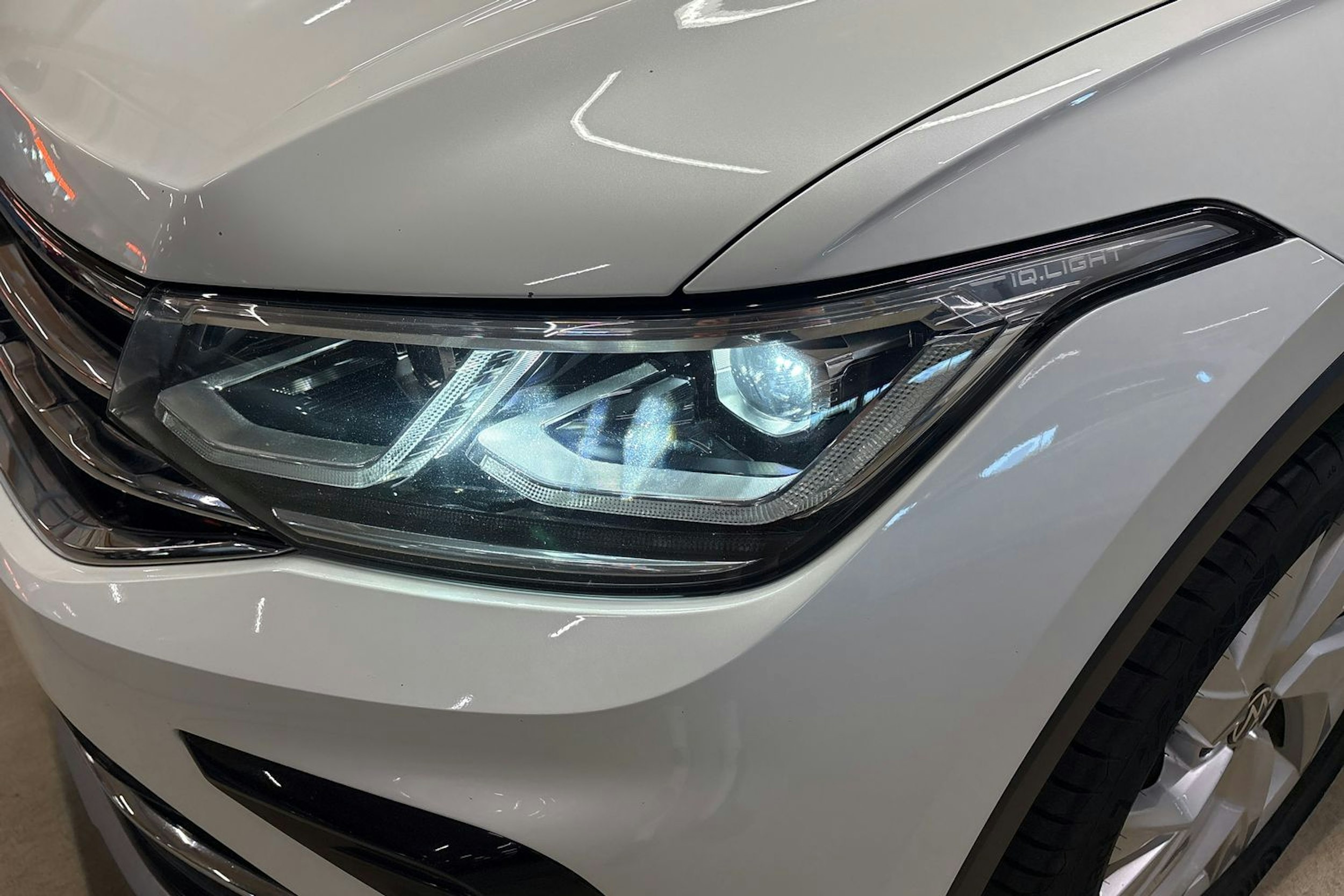 valkoinen Volkswagen Tiguan 2022 kuva 23.