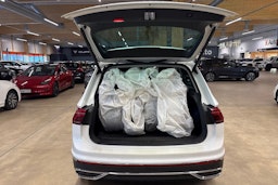 valkoinen Volkswagen Tiguan 2022 kuva 25.