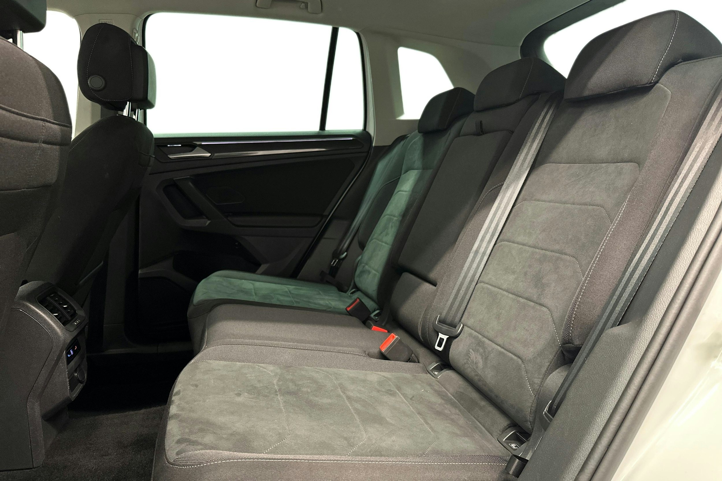 valkoinen Volkswagen Tiguan 2022 kuva 10.