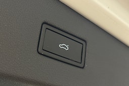 valkoinen Volkswagen Tiguan 2022 kuva 15.