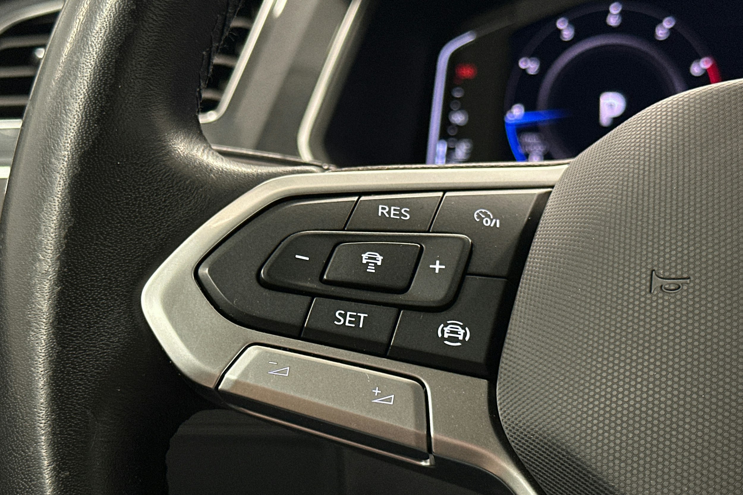 valkoinen Volkswagen Tiguan 2022 kuva 19.