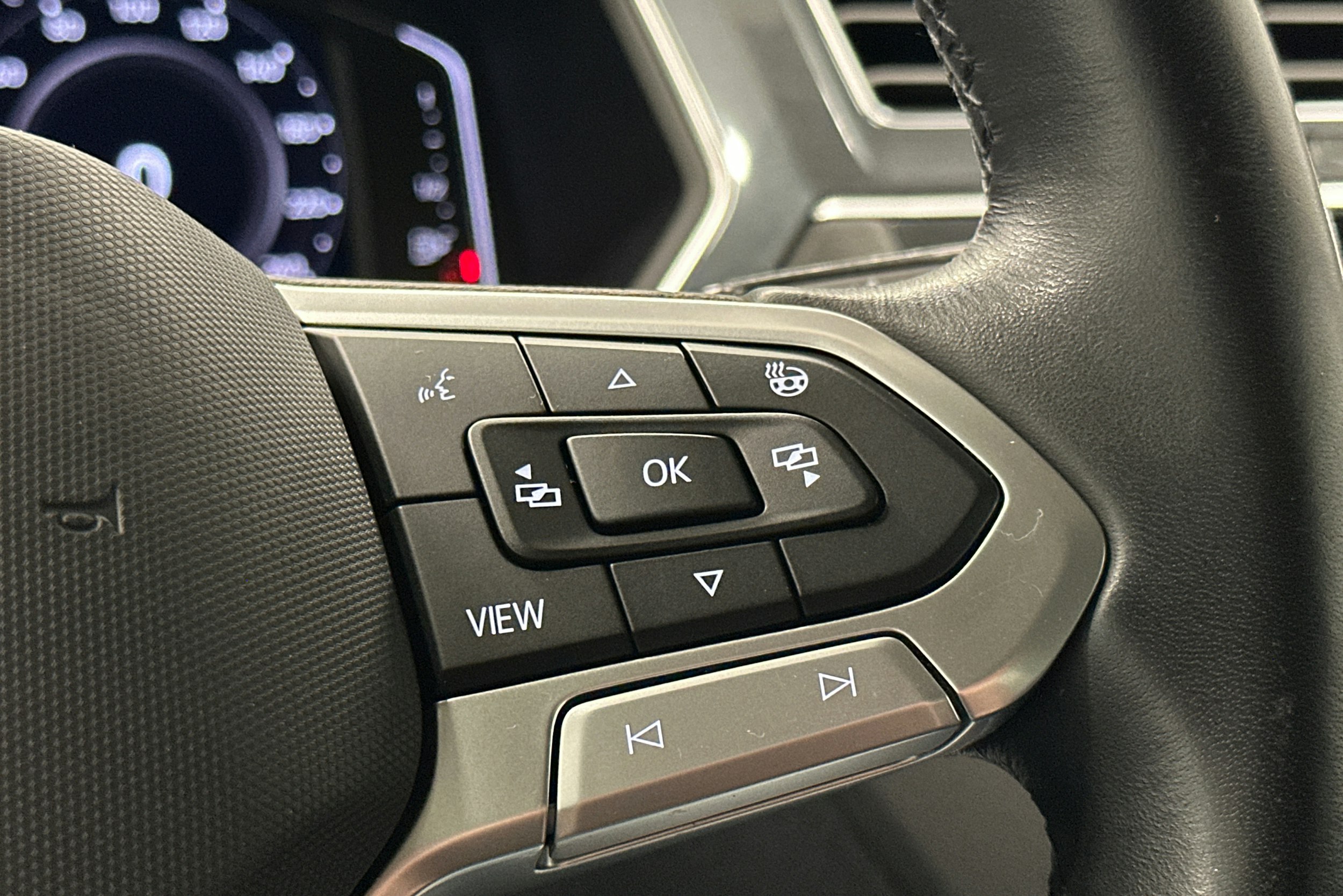 valkoinen Volkswagen Tiguan 2022 kuva 20.