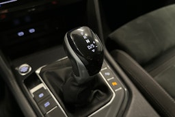 valkoinen Volkswagen Tiguan 2022 kuva 27.