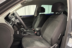 harmaa Volkswagen Tiguan 2023 kuva 17.