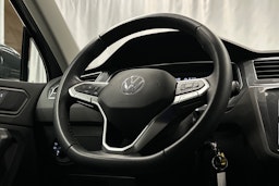 harmaa Volkswagen Tiguan 2023 kuva 18.