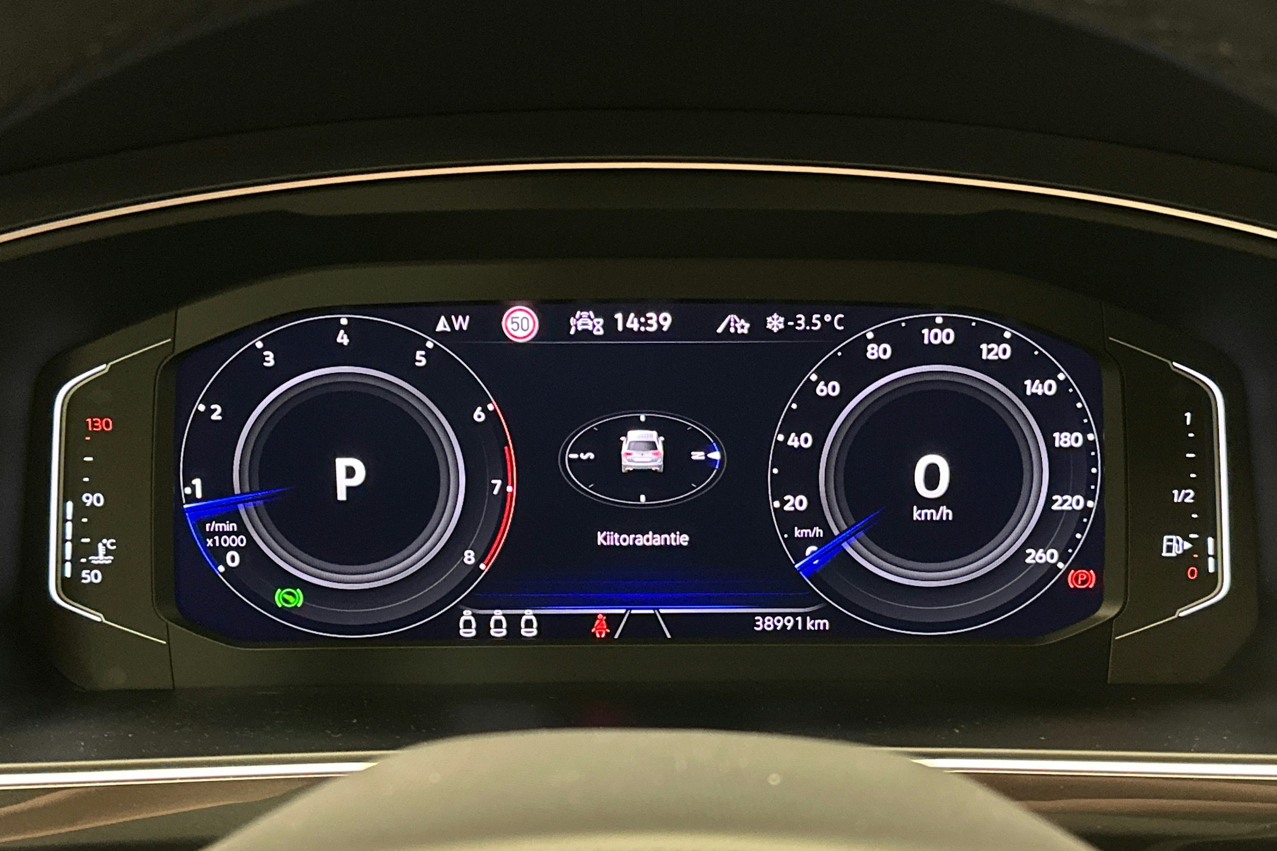 harmaa Volkswagen Tiguan 2023 kuva 21.