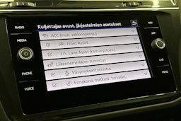 harmaa Volkswagen Tiguan 2023 kuva 23.