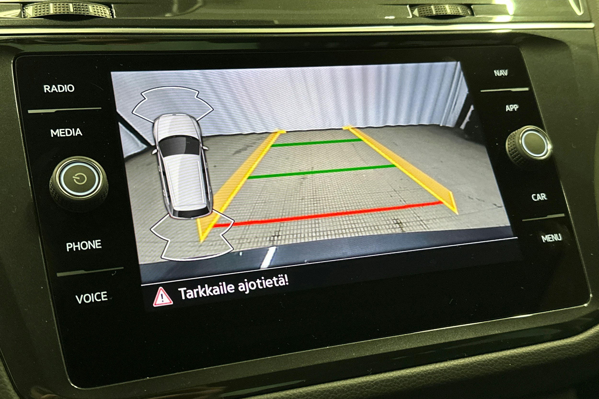 harmaa Volkswagen Tiguan 2023 kuva 25.