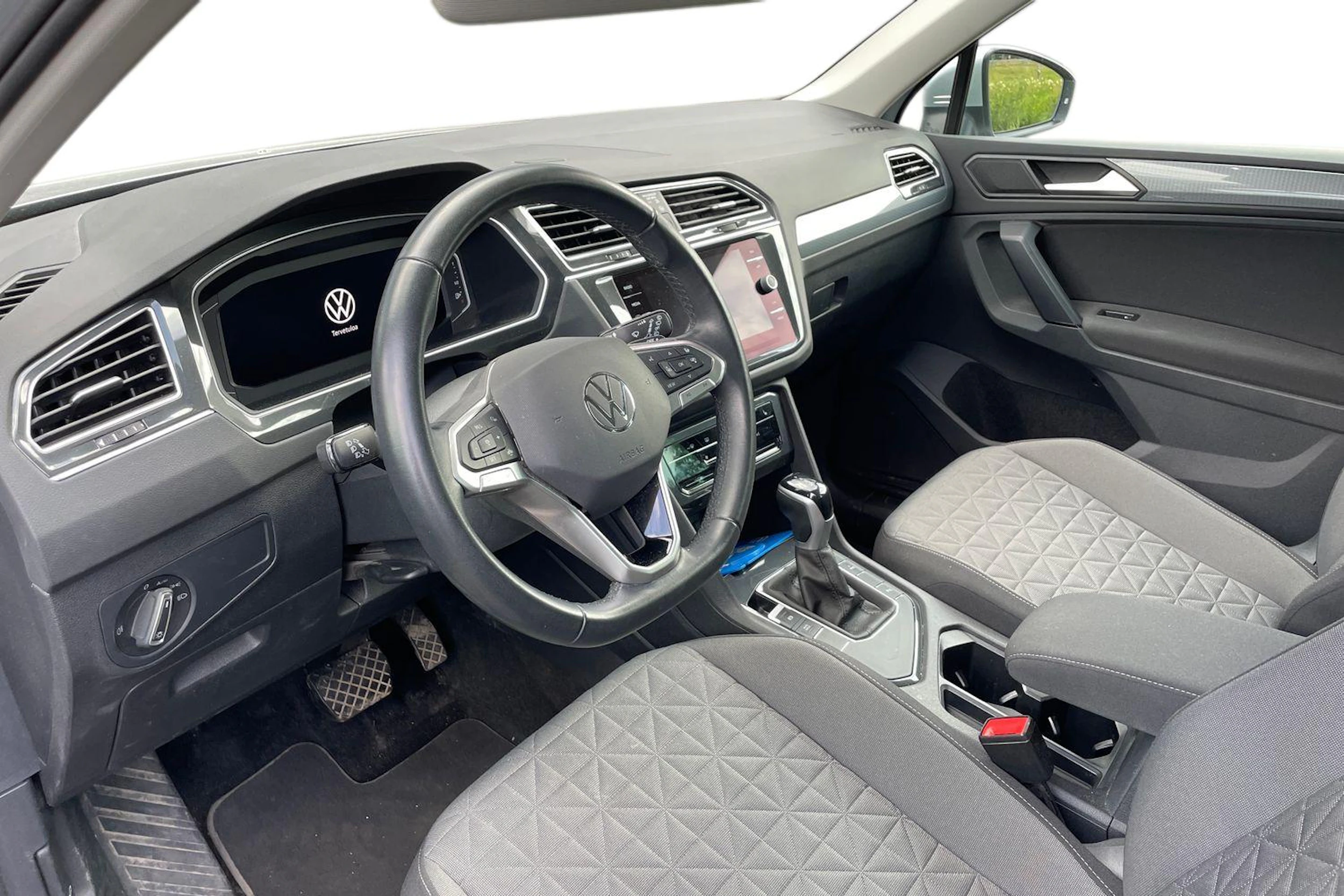 harmaa Volkswagen Tiguan 2023 kuva 3.