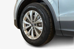 harmaa Volkswagen Tiguan 2023 kuva 9.