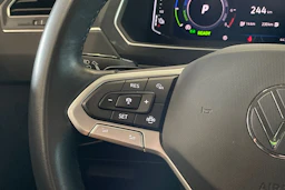 harmaa Volkswagen Tiguan 2023 kuva 16.