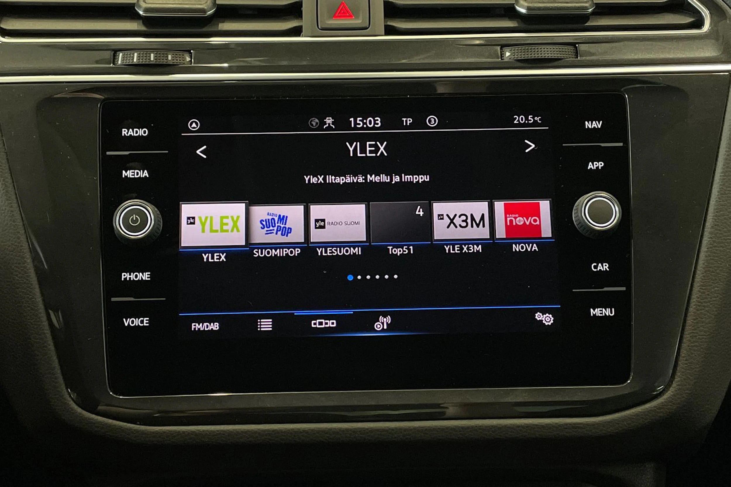 harmaa Volkswagen Tiguan 2023 kuva 17.