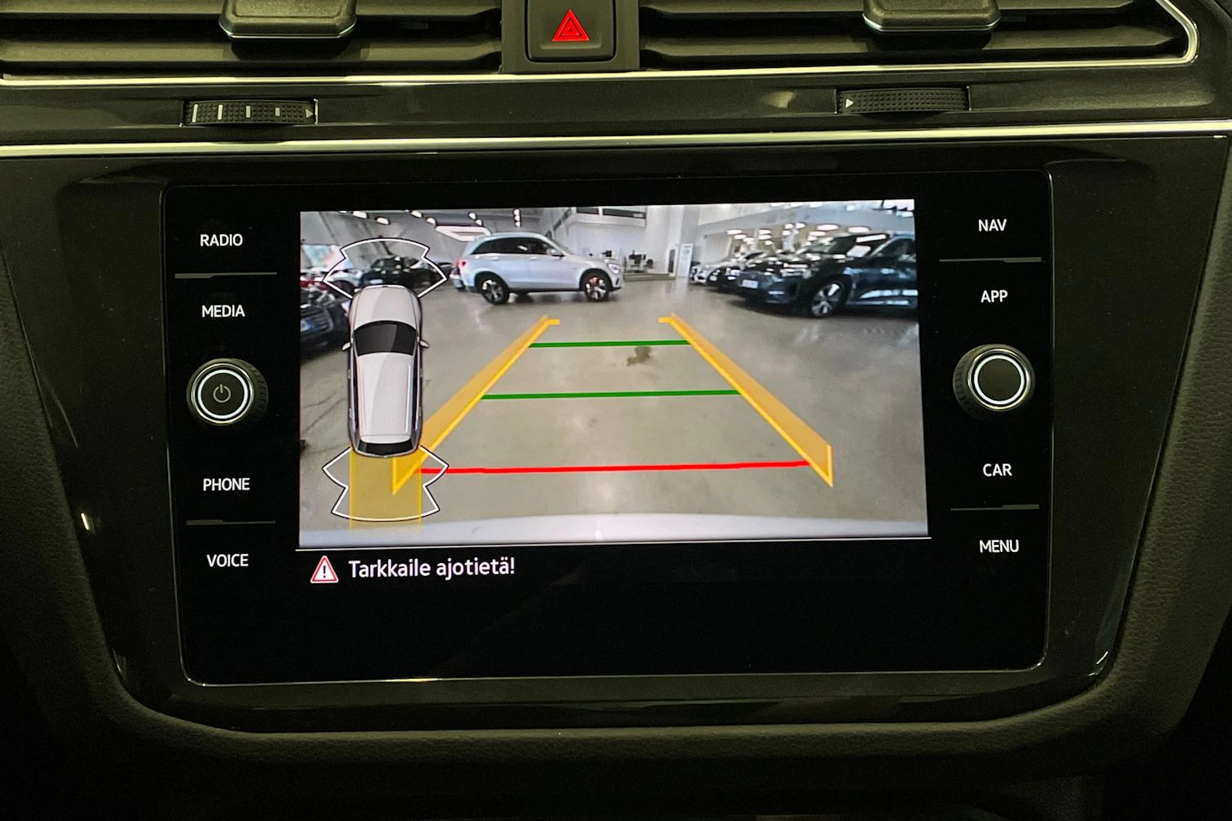 harmaa Volkswagen Tiguan 2023 kuva 21.