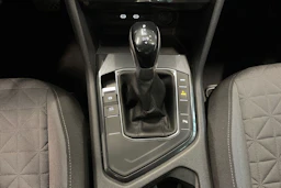 harmaa Volkswagen Tiguan 2023 kuva 23.