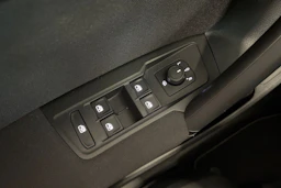 harmaa Volkswagen Tiguan 2023 kuva 24.