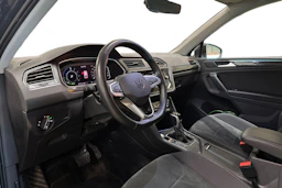 harmaa Volkswagen Tiguan 2023 kuva 3.