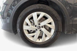 harmaa Volkswagen Tiguan 2023 kuva 9.