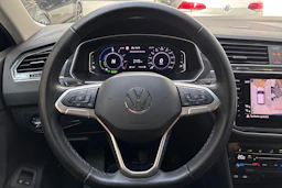 met. sininen Volkswagen Tiguan 2024 kuva 20.